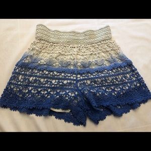 Blue and white size large blue island shorts